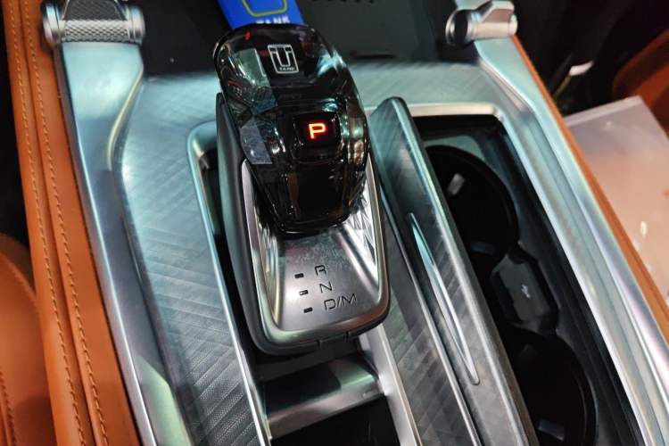 Used Tank 700 New Energy 2024 Hi4-T Extreme Edition Gear Lever