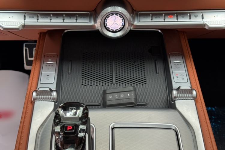 Used Tank 700 New Energy 2024 Hi4-T Extreme Edition Interior 3