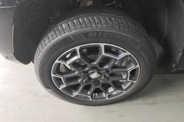 Used Tank 700 New Energy 2024 Hi4-T Extreme Edition Left Front Wheel Hub