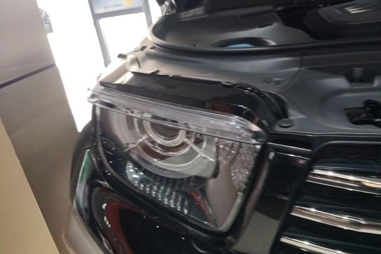 Used Tank 700 New Energy 2024 Hi4-T Extreme Edition Right Front Headlight