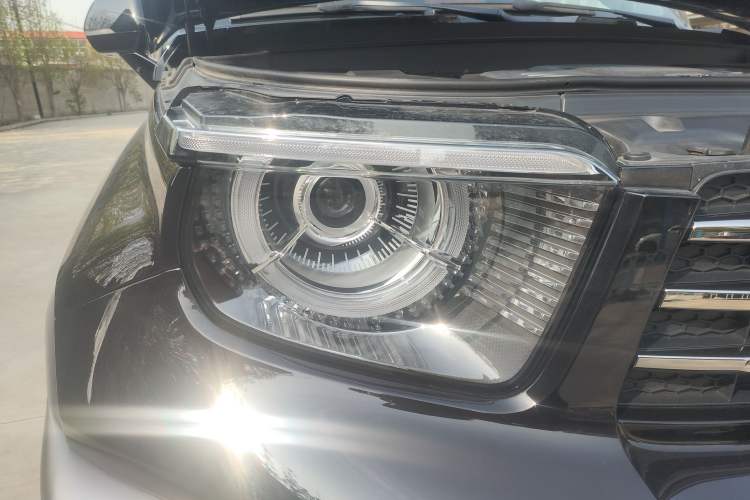 Used Tank 700 New Energy 2024 Hi4-T Extreme Edition Right Front Headlight