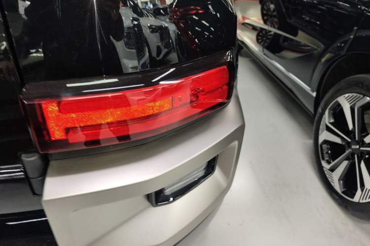 Used Tank 700 New Energy 2024 Hi4-T Extreme Edition Right Rear Taillight