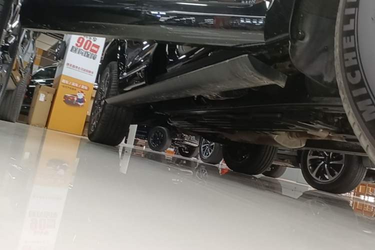 Used Tank 700 New Energy 2024 Hi4-T Extreme Edition Right Side Sill