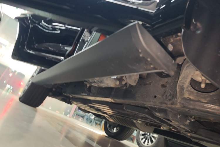 Used Tank 700 New Energy 2024 Hi4-T Extreme Edition Right Side Sill
