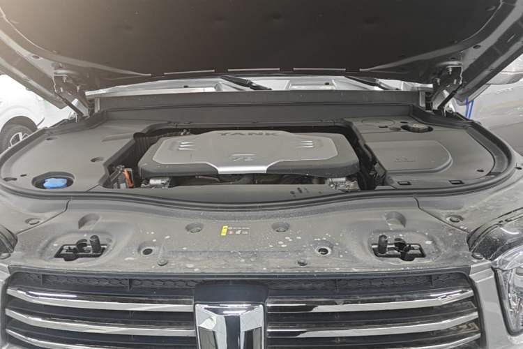 Used Tank 700 New Energy 2024 Hi4-T Extreme Edition Engine Bay