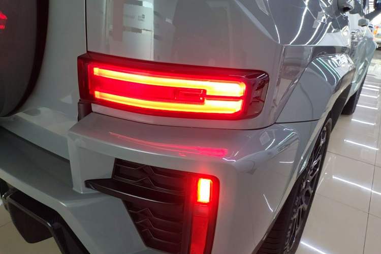 Used Tank 700 New Energy 2024 Hi4-T First-Edition Limited Model Right Rear Taillight