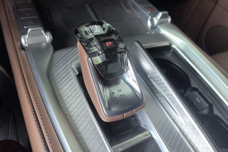 Used Tank 700 New Energy 2024 Hi4-T Extreme Edition Gear Lever