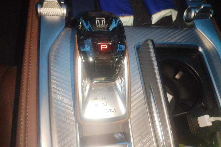 Used Tank 700 New Energy 2024 Hi4-T Extreme Edition Gear Lever