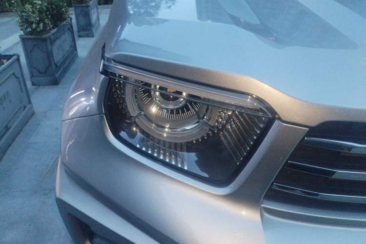 Used Tank 700 New Energy 2024 Hi4-T Extreme Edition Right Front Headlight