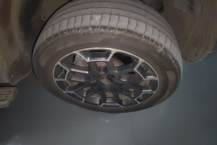 Used Tank 700 New Energy 2024 Hi4-T Extreme Edition Right Front Wheel Hub