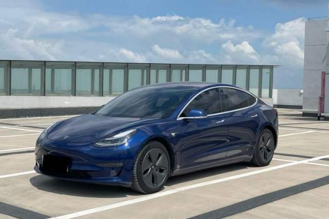 Tesla Model 3 2019 Long-Range All-Wheel-Drive Version مستعملة