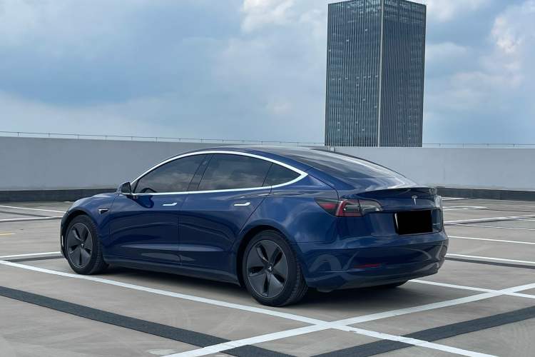 Used Tesla Model 3 2019 Long-Range All-Wheel-Drive Version Exterior 3