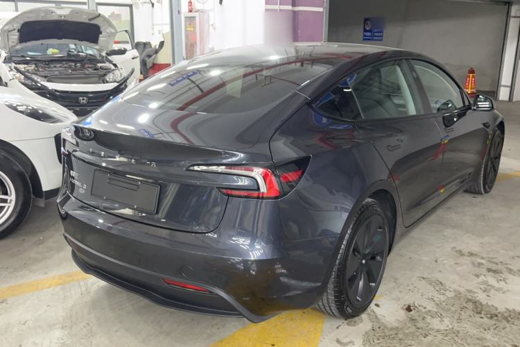 Used Tesla Model 3 2025 Rear-Wheel-Drive Version Exterior 3