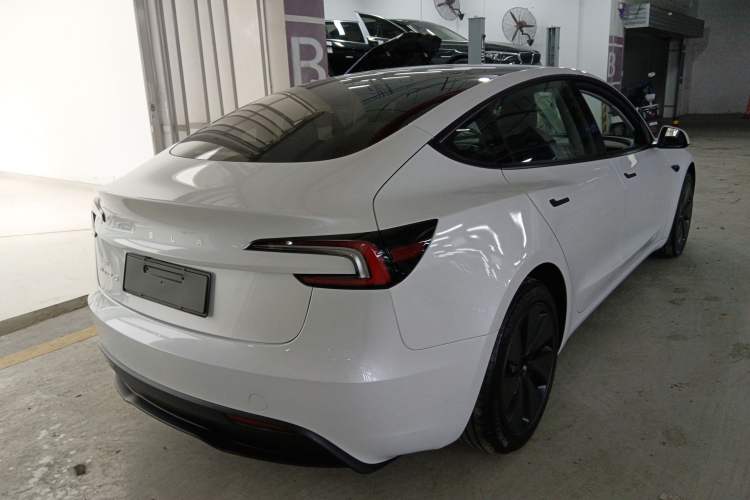 Used Tesla Model 3 2025 Rear-Wheel-Drive Version Exterior 3