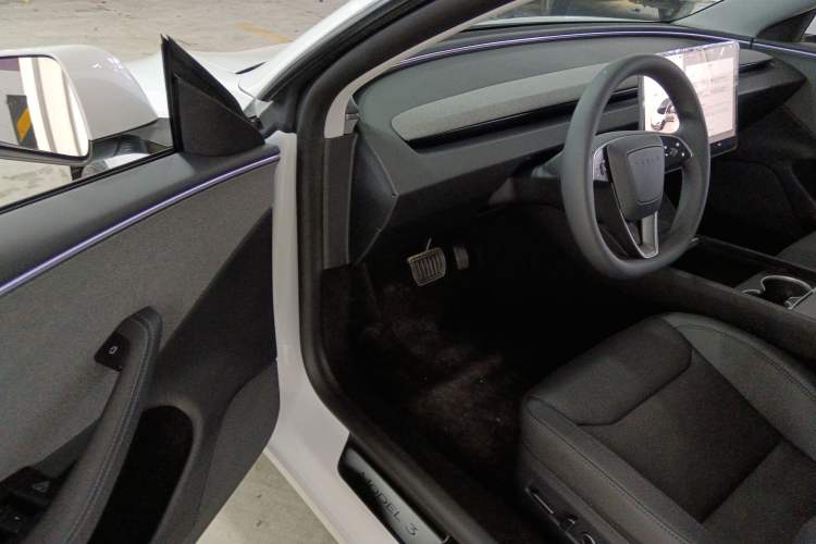 Used Tesla Model 3 2025 Rear-Wheel-Drive Version Interior 2