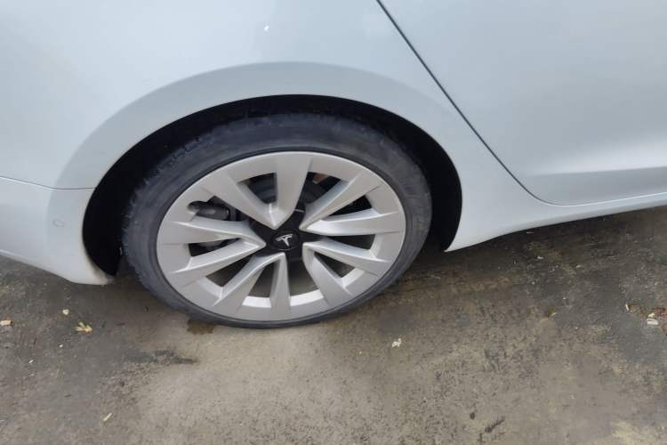 Used Tesla Model 3 2019 Long-Range All-Wheel-Drive Version Right Rear Wheel Hub