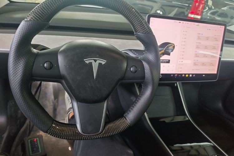 Used Tesla Model 3 2019 Long-Range All-Wheel-Drive Version Center Console
