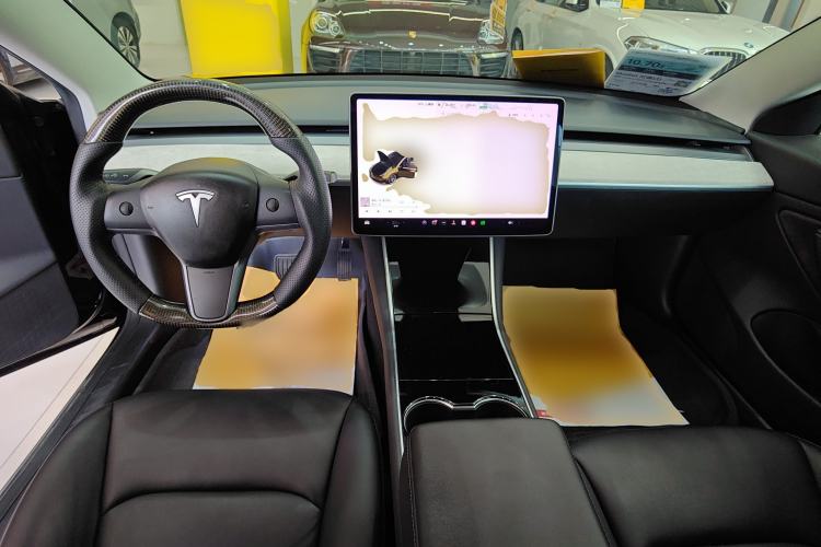Used Tesla Model 3 2019 Long-Range All-Wheel-Drive Version Center Console