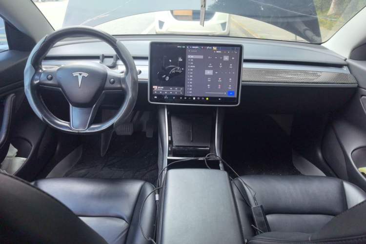 Used Tesla Model 3 2019 Long-Range All-Wheel-Drive Version Center Console