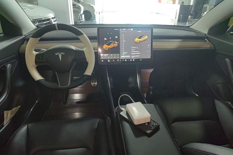 Used Tesla Model 3 2019 Standard Range Rear-Drive Upgraded Version Center Console