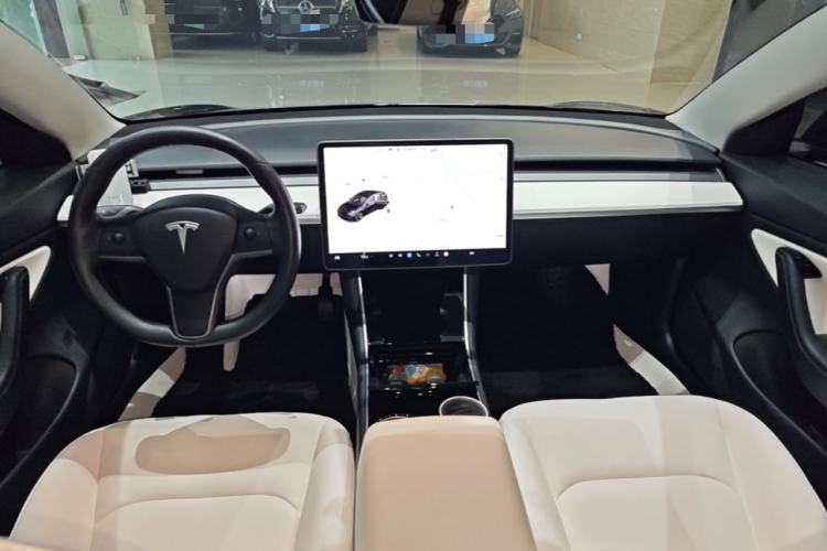 Used Tesla Model 3 2019 Long-Range All-Wheel-Drive Version Center Console