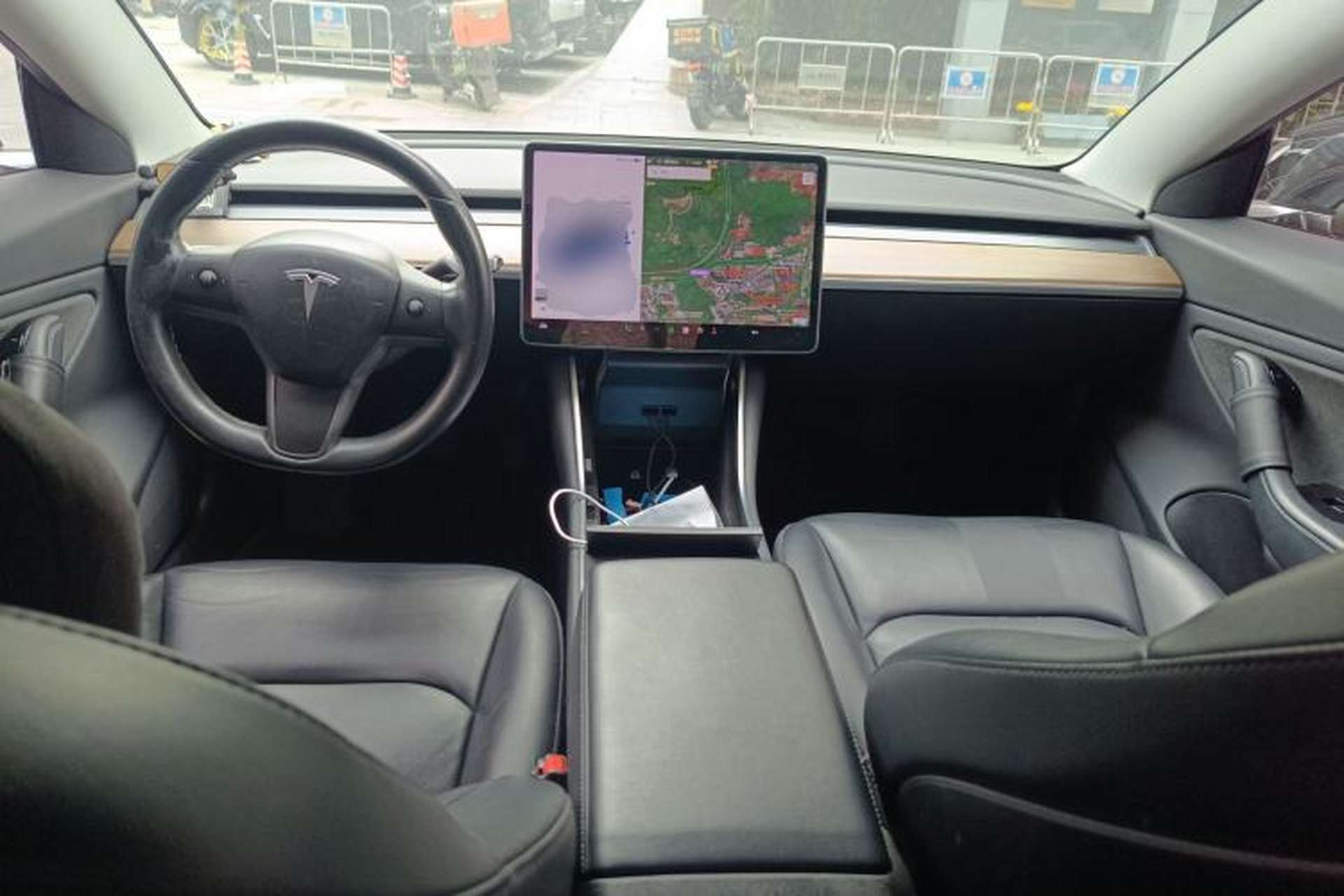 Used Tesla Model 3 2019 Long-Range All-Wheel-Drive Version Center Console