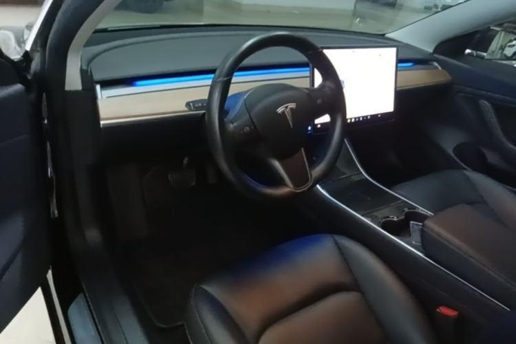 Used Tesla Model 3 2019 Long-Range Rear-Wheel-Drive Version Center Console