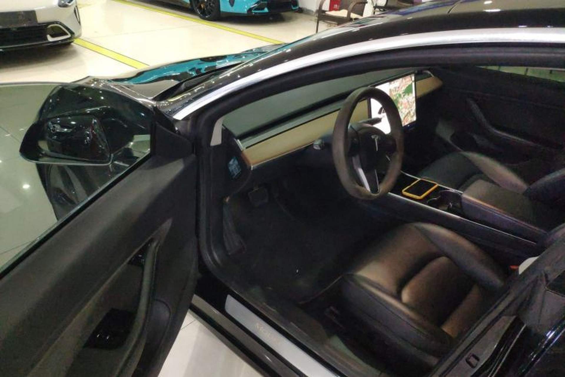 Used Tesla Model 3 2019 Long-Range All-Wheel-Drive Version Driver Seat