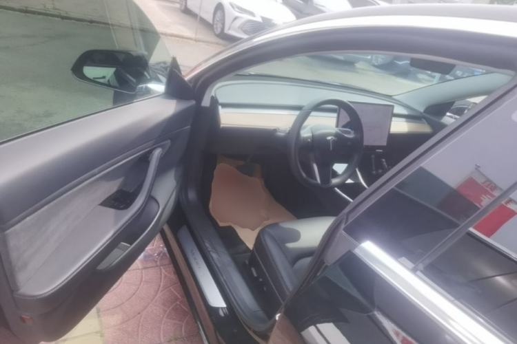 Used Tesla Model 3 2019 Long-Range All-Wheel-Drive Version Driver Seat