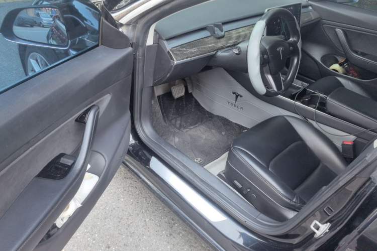Used Tesla Model 3 2019 Long-Range All-Wheel-Drive Version Driver Seat
