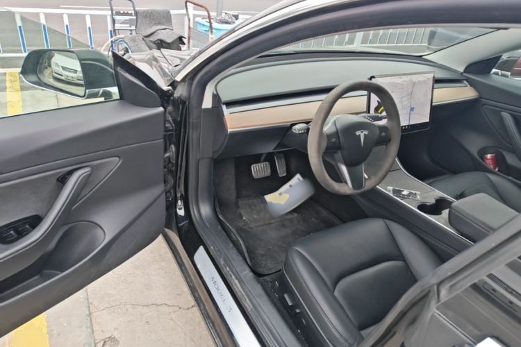 Used Tesla Model 3 2019 Long-Range All-Wheel-Drive Version Driver Seat