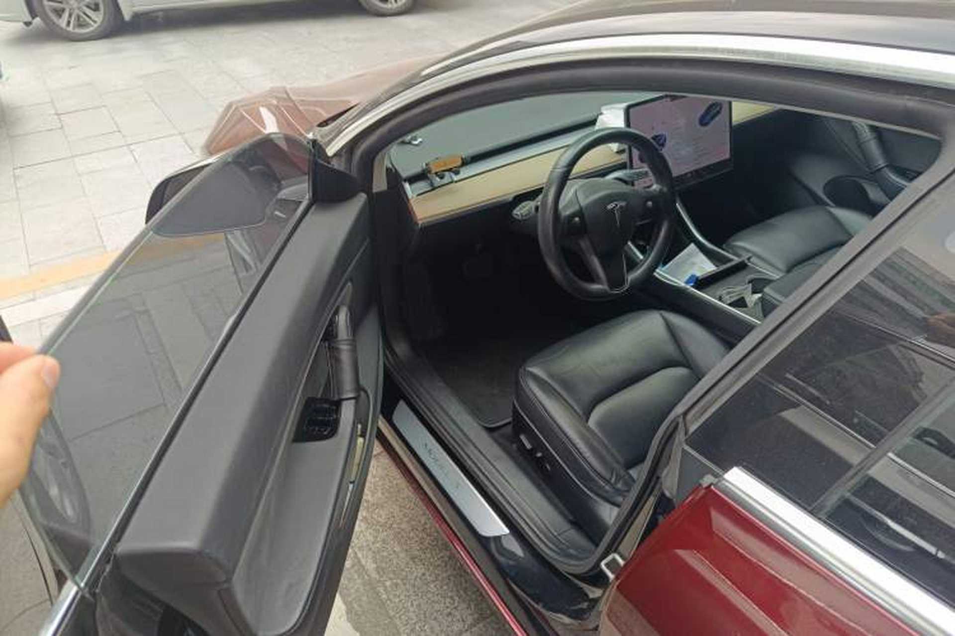 Used Tesla Model 3 2019 Long-Range All-Wheel-Drive Version Driver Seat