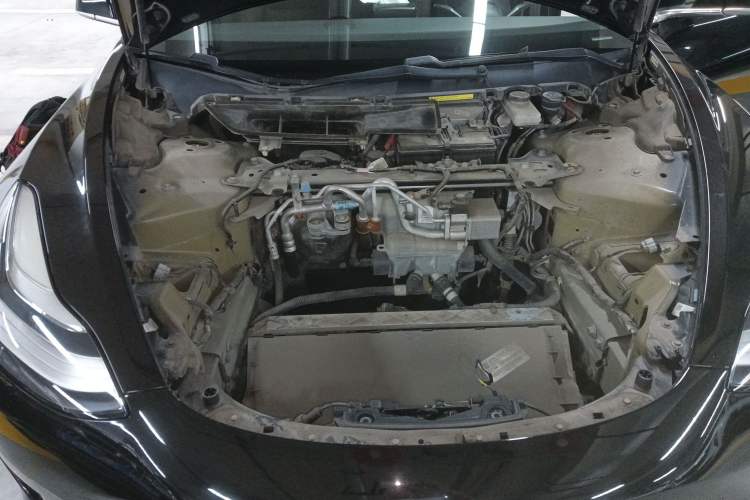 Used Tesla Model 3 2019 Long-Range Rear-Wheel-Drive Version Engine Bay