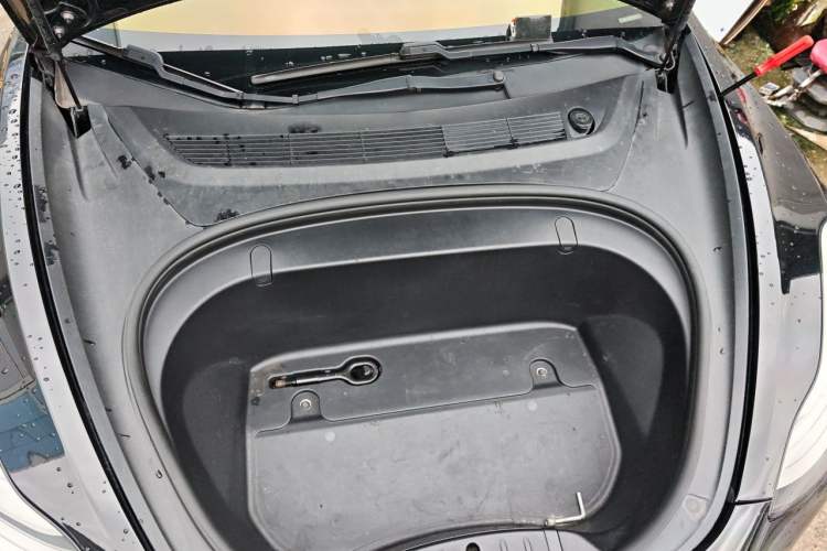 Used Tesla Model 3 2019 Long-Range Rear-Wheel-Drive Version Engine Bay