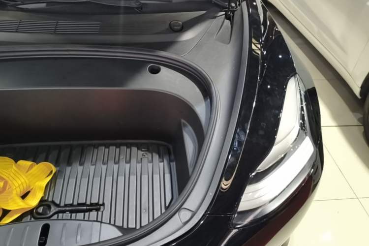 Used Tesla Model 3 2019 Standard Range Rear-Drive Upgraded Version Engine Bay Left