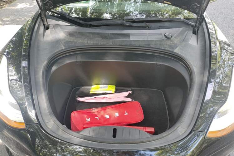 Used Tesla Model 3 2019 Long-Range Rear-Wheel-Drive Version Engine Bay