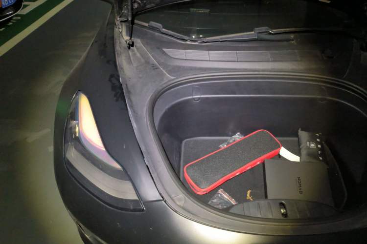 Used Tesla Model 3 2019 Long-Range Rear-Wheel-Drive Version Engine Bay Right