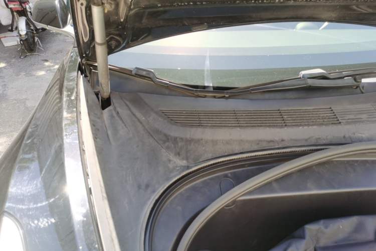 Used Tesla Model 3 2019 Long-Range Rear-Wheel-Drive Version Engine Bay Right