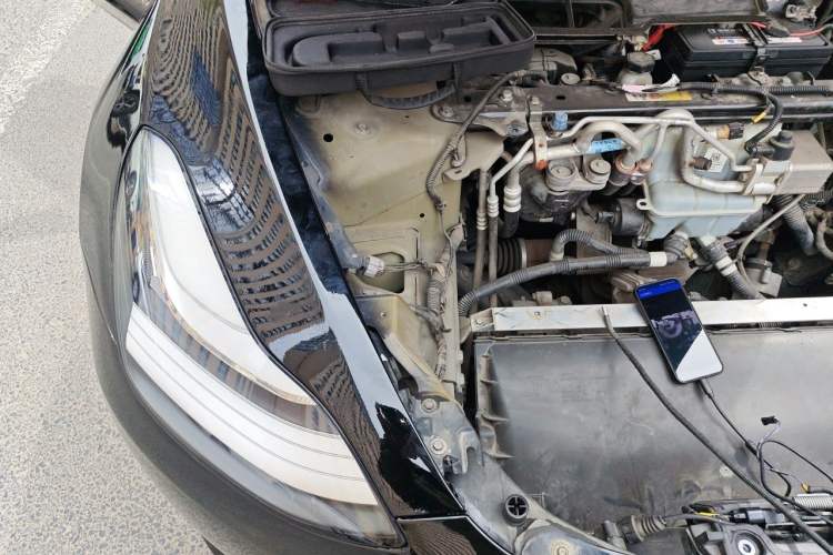 Used Tesla Model 3 2019 Long-Range All-Wheel-Drive Version Engine Bay Right