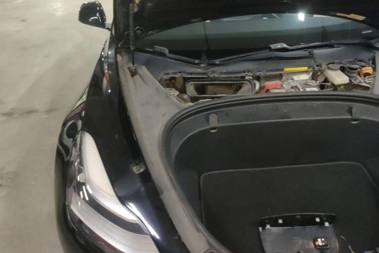Used Tesla Model 3 2019 Long-Range All-Wheel-Drive Version Engine Bay Right