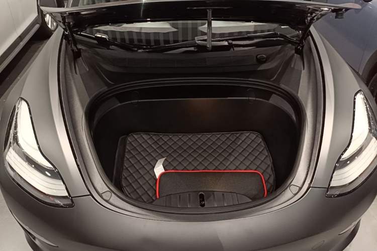 Used Tesla Model 3 2019 Long-Range All-Wheel-Drive Version Engine Bay