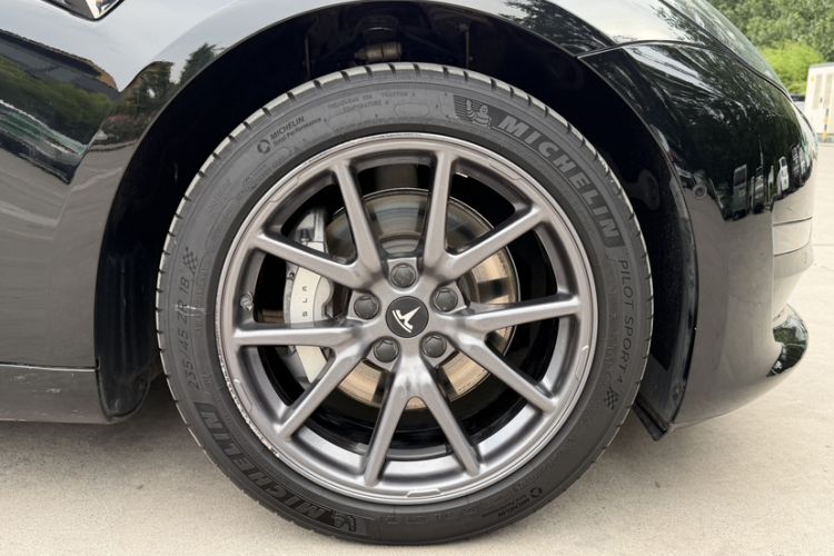 Used Tesla Model 3 2019 Long-Range Rear-Wheel-Drive Version Exterior 2