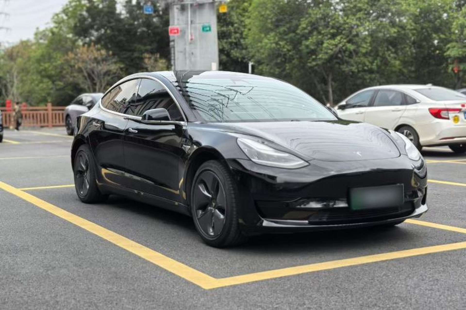 Used Tesla Model 3 2019 Standard Range Rear-Drive Upgraded Version Exterior 2