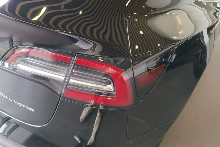 Used Tesla Model 3 2019 Long-Range All-Wheel-Drive Version Exterior 3