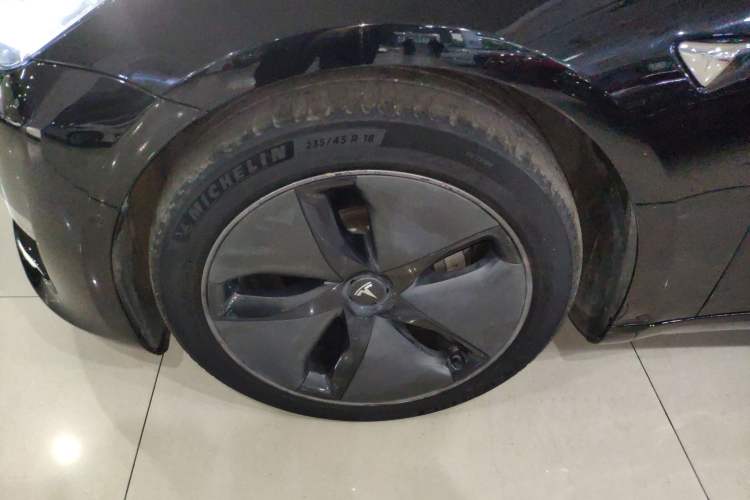 Used Tesla Model 3 2019 Long-Range All-Wheel-Drive Version Exterior 4