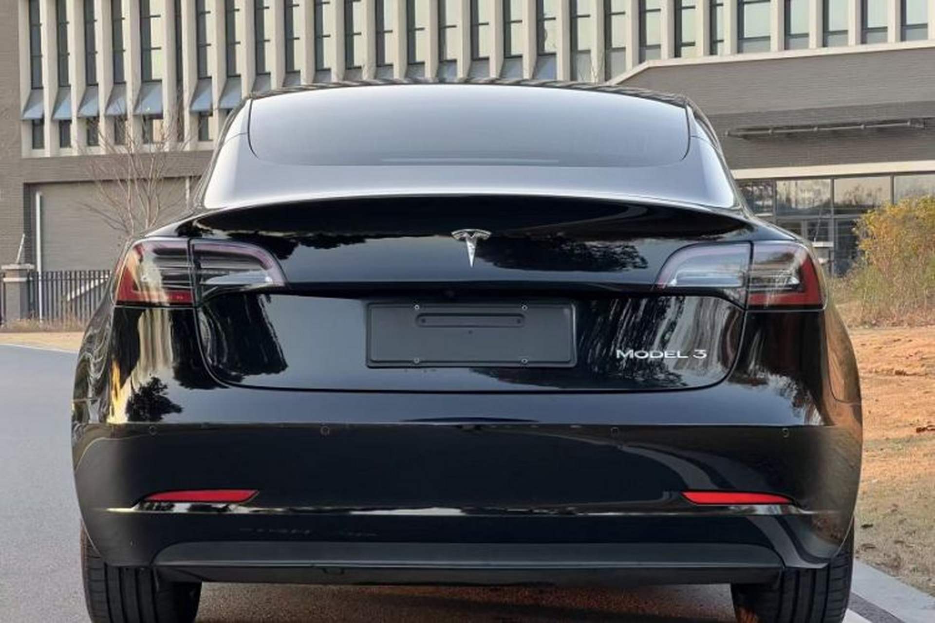 Used Tesla Model 3 2019 Standard Range Rear-Drive Upgraded Version Exterior 4