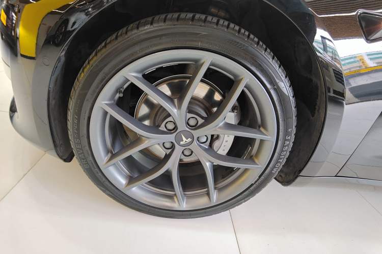 Used Tesla Model 3 2019 Long-Range All-Wheel-Drive Version Exterior 4