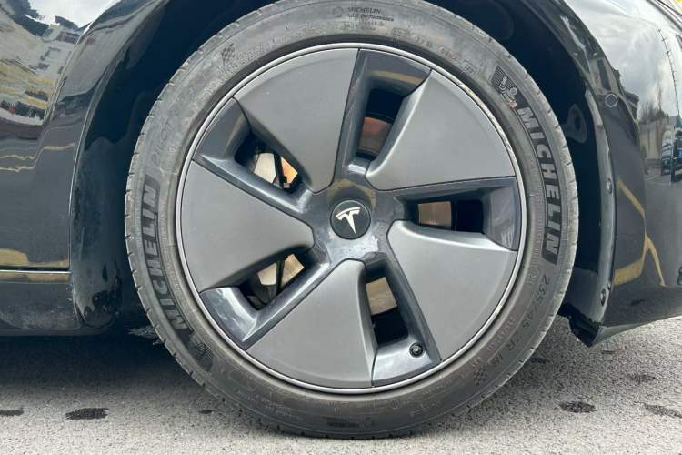 Used Tesla Model 3 2019 Standard Range Rear-Drive Upgraded Version Exterior 4