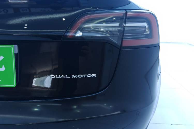 Used Tesla Model 3 2019 Long-Range All-Wheel-Drive Version Exterior 4