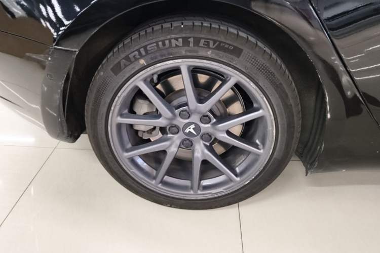 Used Tesla Model 3 2019 Standard Range Rear-Drive Upgraded Version Exterior 5